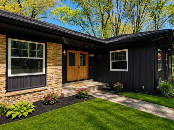127 Magnolia Cir, Longmeadow, MA 01106