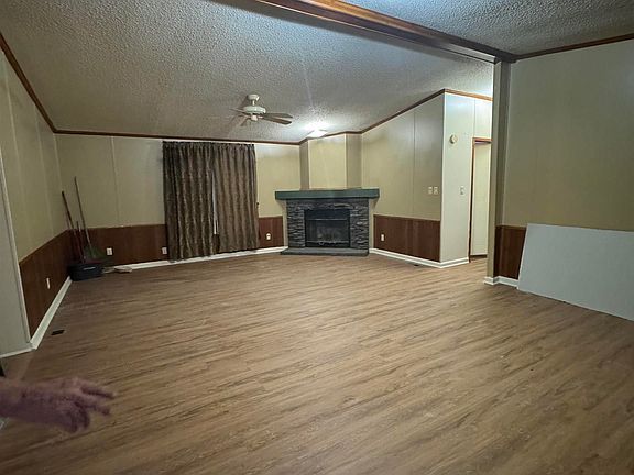 3rd image of 131 Regina Dr