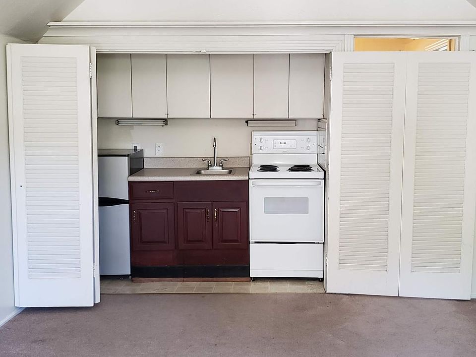 2nd image of 505 Walnut Ave