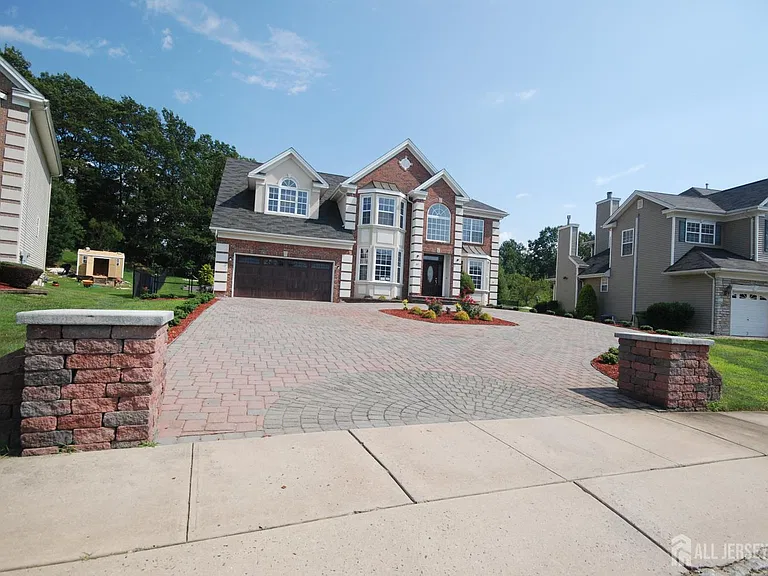 41 Fritz Dr — Photo 3