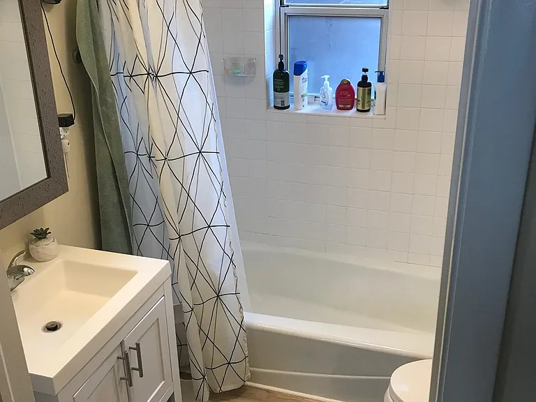527 N Marshfield Ave #1R — Photo 13