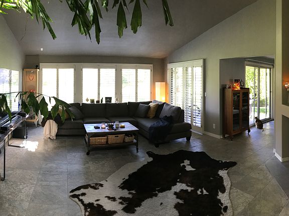 living room with view 