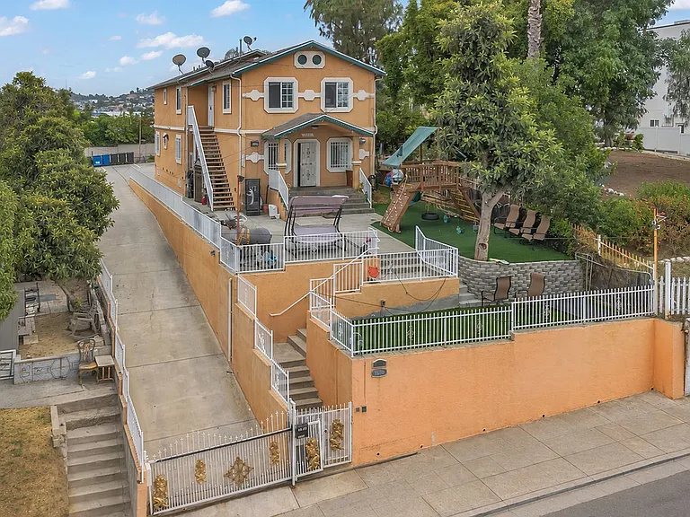 1672 N Soto St — Photo 2