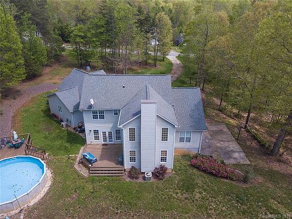 3rd image of 193 Sparta Dr