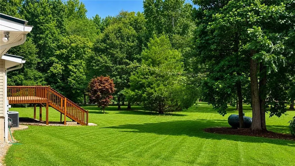 3 bed, 3.0 bath, 1728 sqft, $2,900 — Photo 3