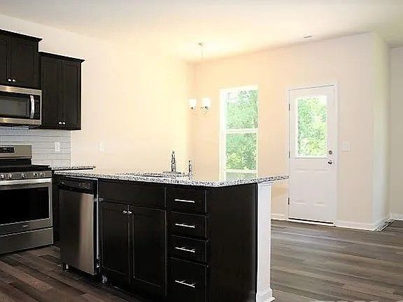 4th image of 2076 Hosel Ln