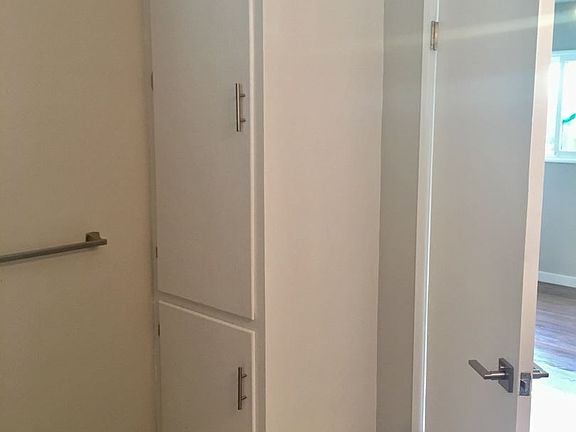 3rd image of 3792 Ashwood Ave #4742073