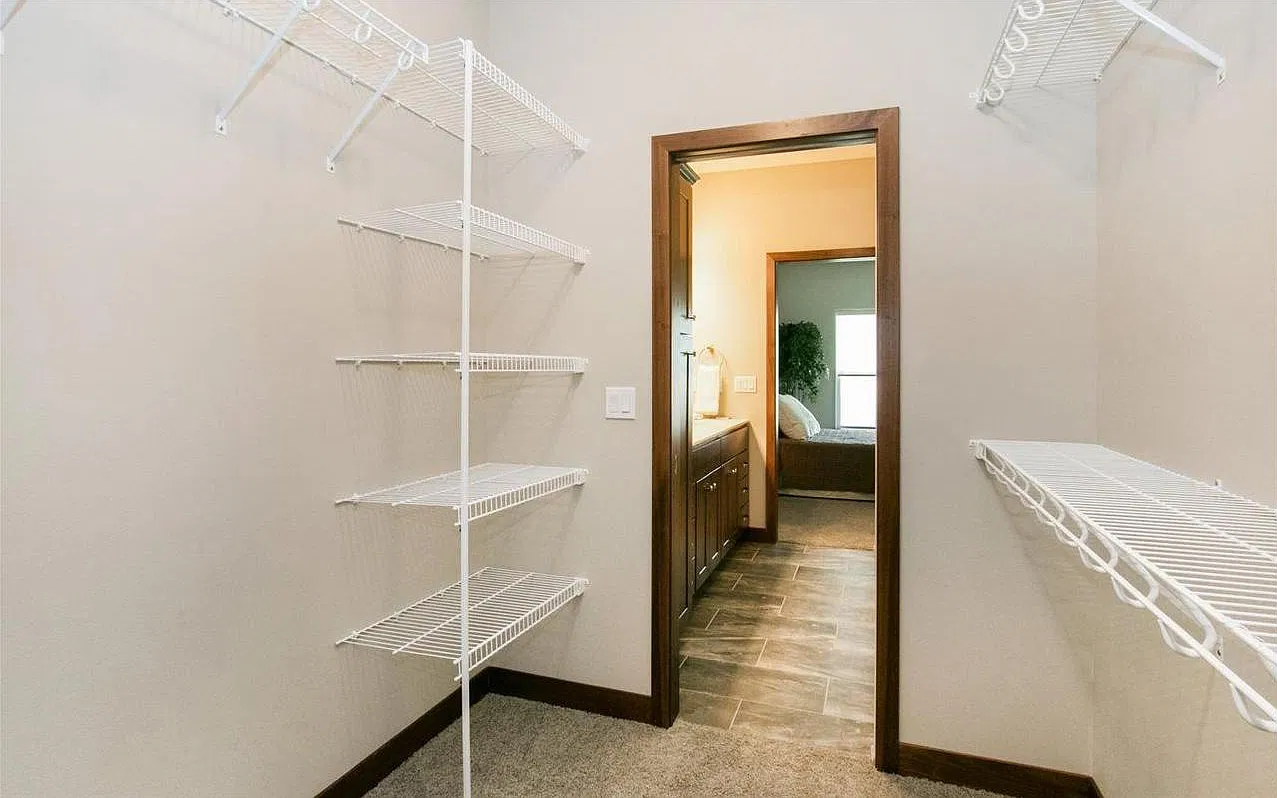 4 bed, 2665 sqft, $2,300 — Photo 4