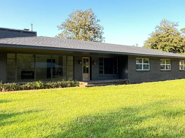 703 Bellangee St, Fairhope, AL 36532