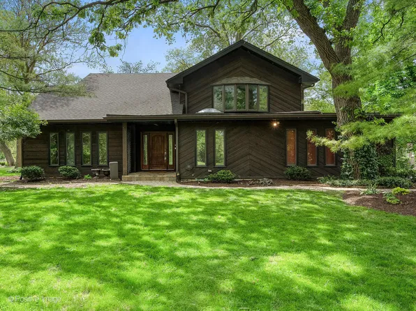 28W051 Timber Ln, West Chicago, IL 60185