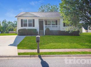 2425 Saluda Dr, Gastonia, NC 28054