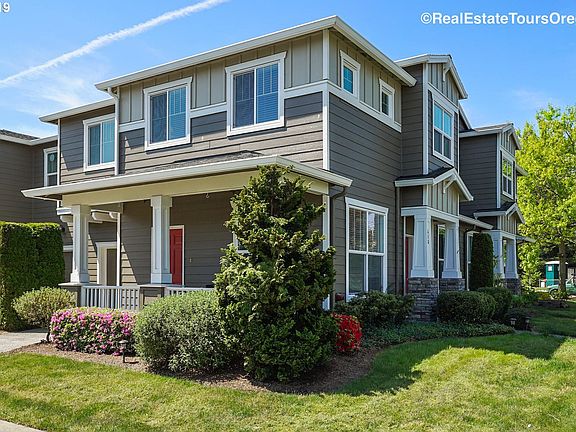 3rd image of 516 NW Celtis Ln