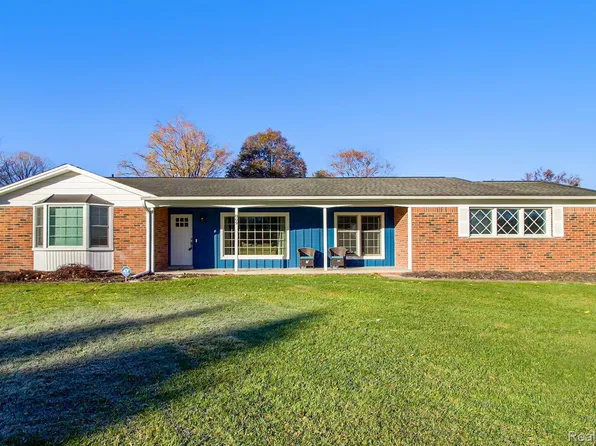 809 Kuebler Dr, Ann Arbor, MI 48103