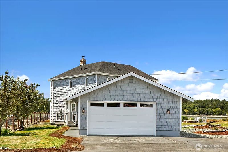 2nd image of 2585 Lummi View Drive
