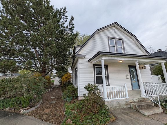 4th image of 923 11th Ave S