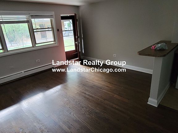 3rd image of 1735 W Bryn Mawr Ave APT 3