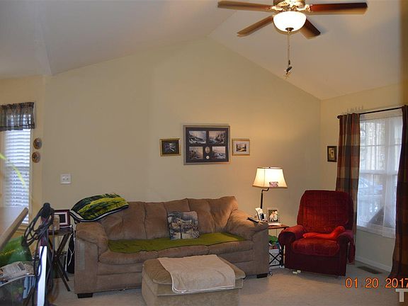 4th image of 682 Lockwood Dr