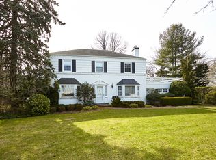 1379 Boxwood Dr W, Hewlett, NY 11557
