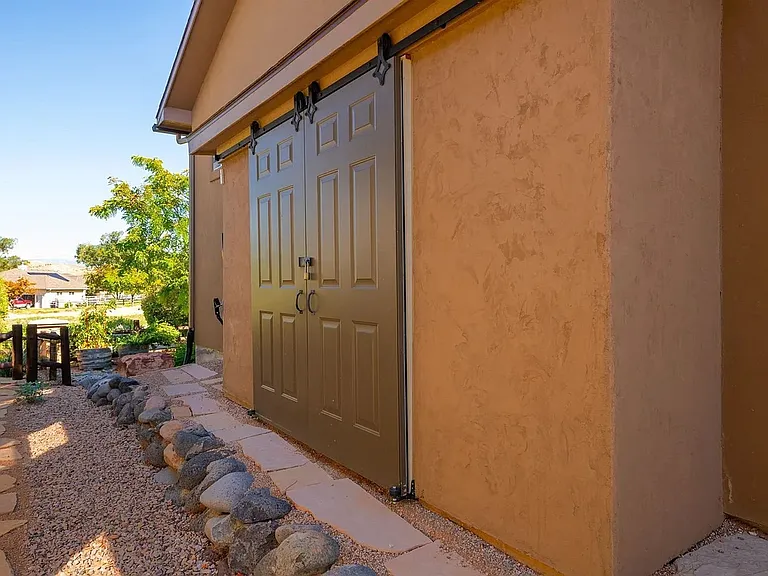 2096 Two Wood Dr — Photo 25