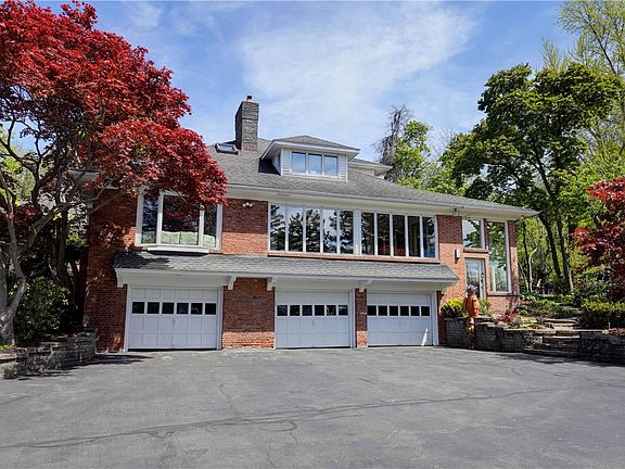 2nd image of 157 W Jefferson Rd