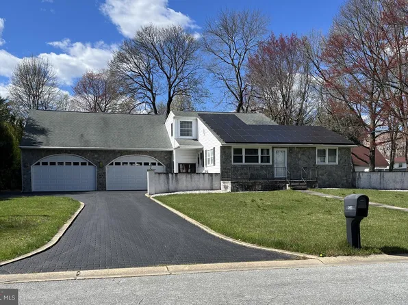 2407 Greenleaf Dr, Wilmington, DE 19810