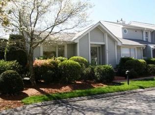 42 Alcott Cir, Taunton, MA 02780