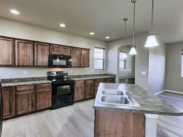 440 Cholla Dr — Photo 8