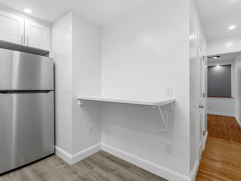 56 S Highland Ave #D1 — Photo 9