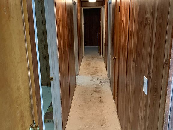 5th image of 1301 NE 124th Ave