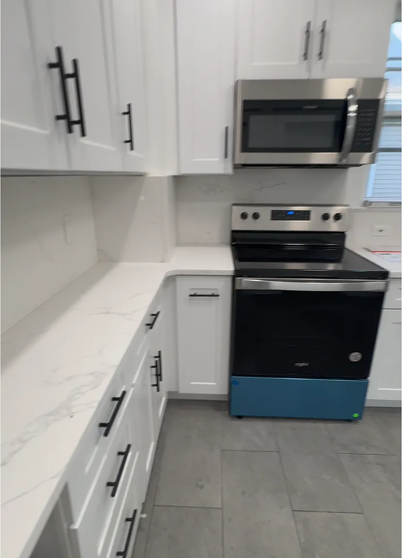 2 bed, 800 sqft, $4,000 — Photo 3