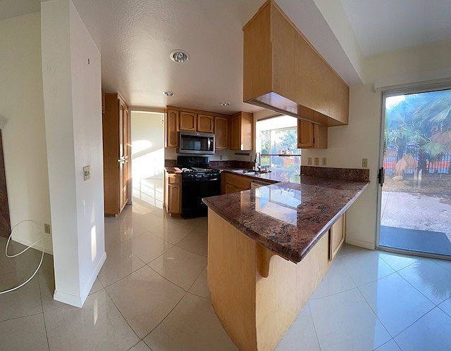 2nd image of 12016 Eastbourne Rd