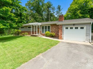 4 Sourwood Ln E, Asheville, NC 28805