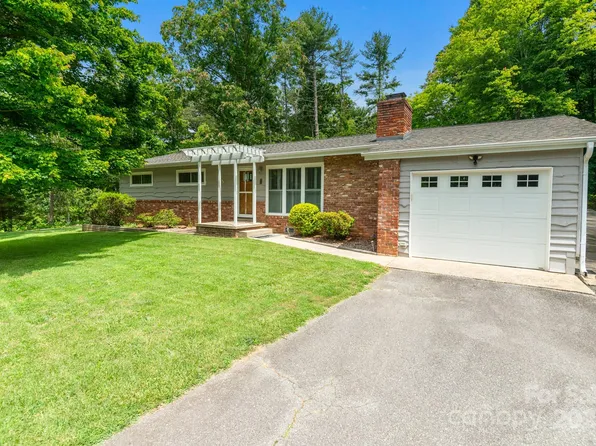 4 Sourwood Ln E, Asheville, NC 28805