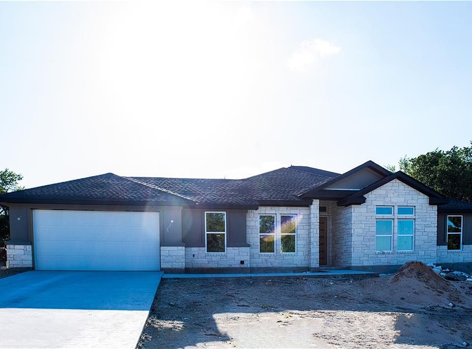 1st image of 504 Lakeland Cir