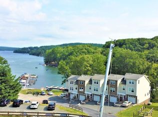 101 Rita Ln, Greentown, PA 18426