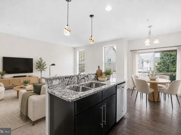 43180 Witham Sq, Ashburn, VA 20148