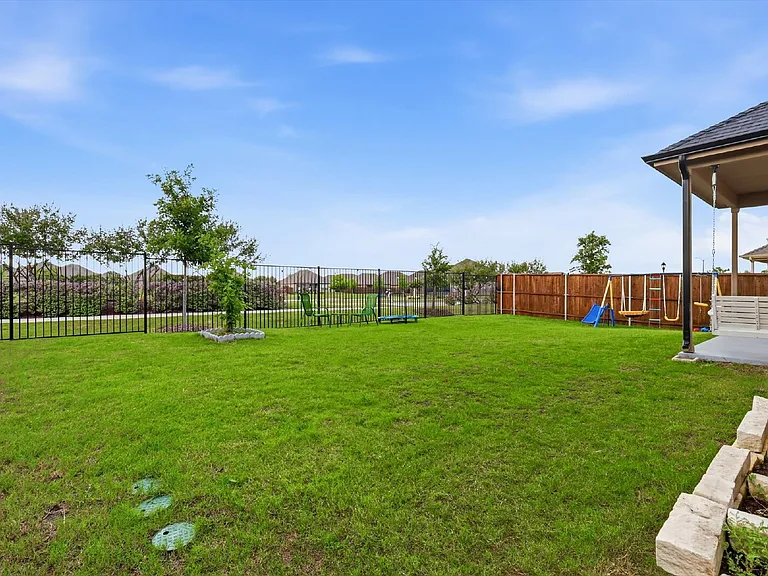 817 Adelyn St — Photo 27