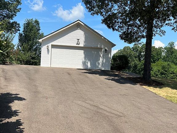 4th image of 175 Renae Ln