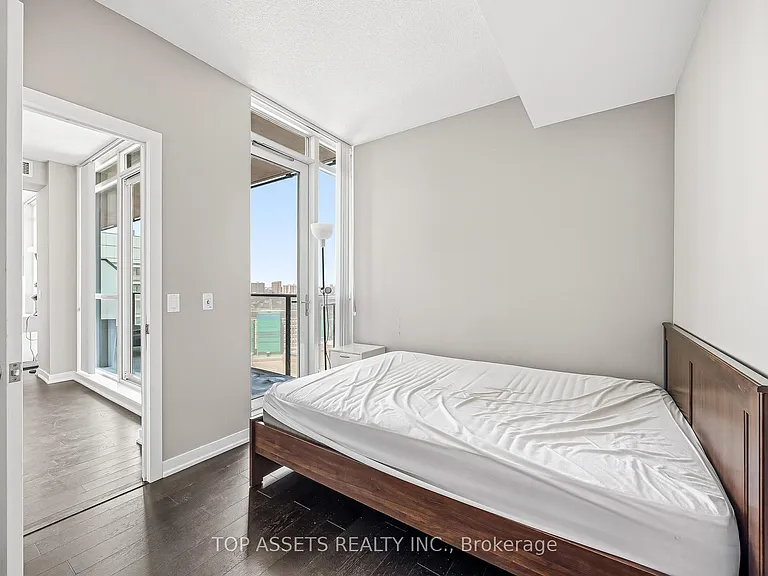 770 Bay St #2112 — Photo 12
