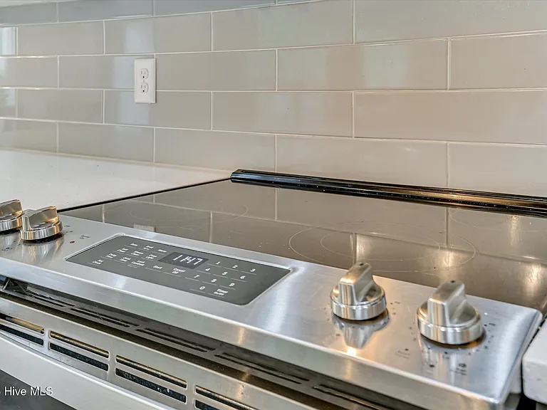 5055 Huntley Trl — Photo 13