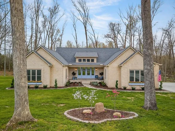 753 Vintage Dr, Baxter, TN 38544