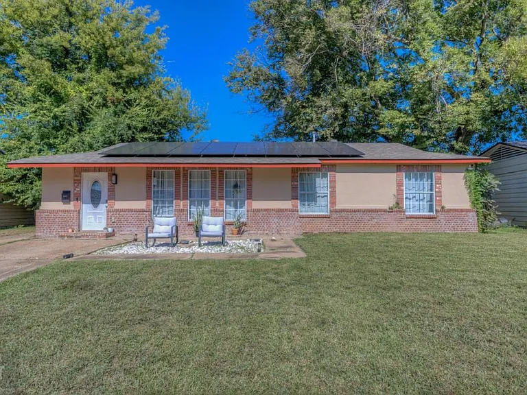3415 Horseshoe Trl — Photo 1
