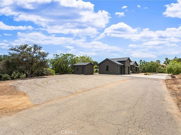 4th image of 1104 Sierra Bonita