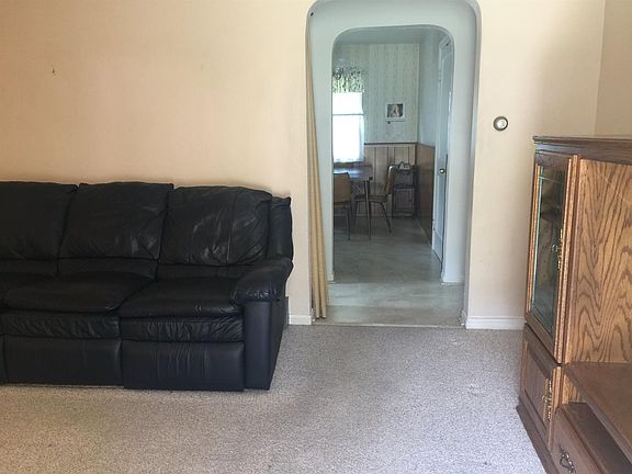 3rd image of 6923 Lois Dr