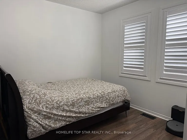 46 Ferncastle Cres — Photo 9