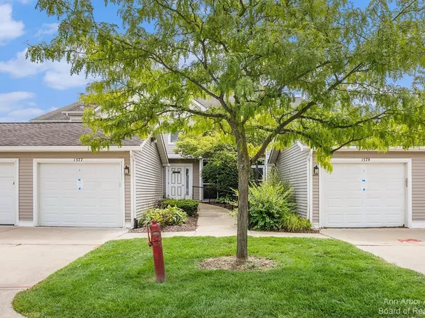 1587 Oakfield Dr, Ann Arbor, MI 48108