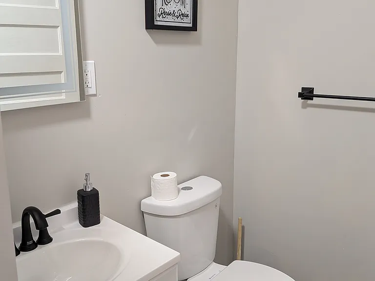 1011 Brooklyn Ave #1S — Photo 11