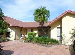 21161 NE 22nd Ct, Miami, FL 33180