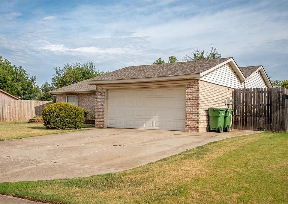 1st image of 1021 Garden Grv