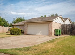 1021 Garden Grv, Yukon, OK 73099
